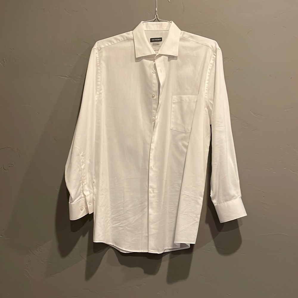 Like new white button down regular fit shirt